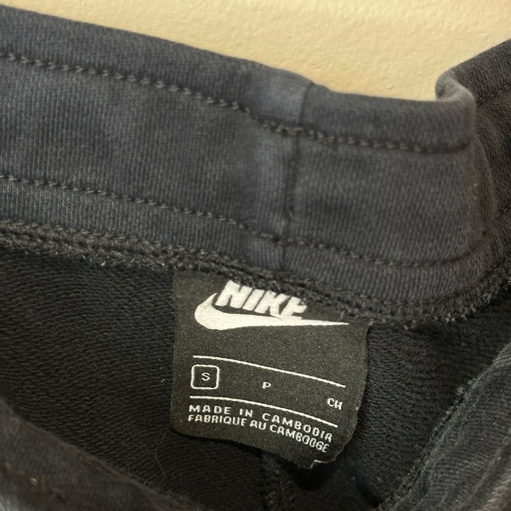 Nike Women's Athletic Black Shorts - Picture 8 of 8